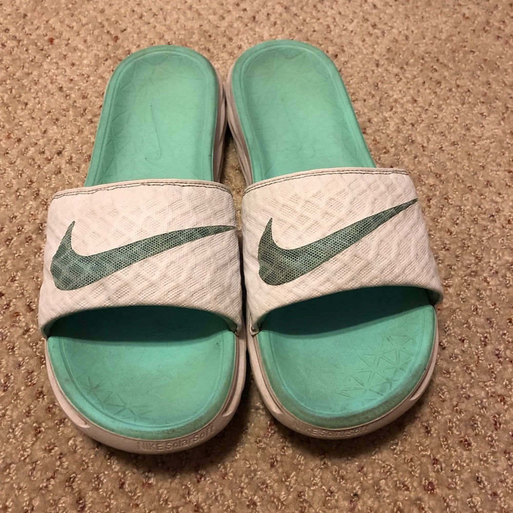 Women’s nike sandals